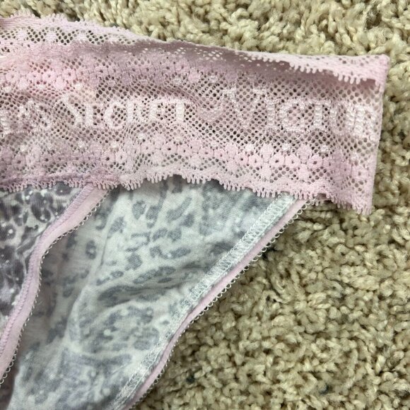 Victorias Secret Low Rise Bikini Pale Pink Cheetah Lace SpellOut Logo XS - Picture 4 of 7